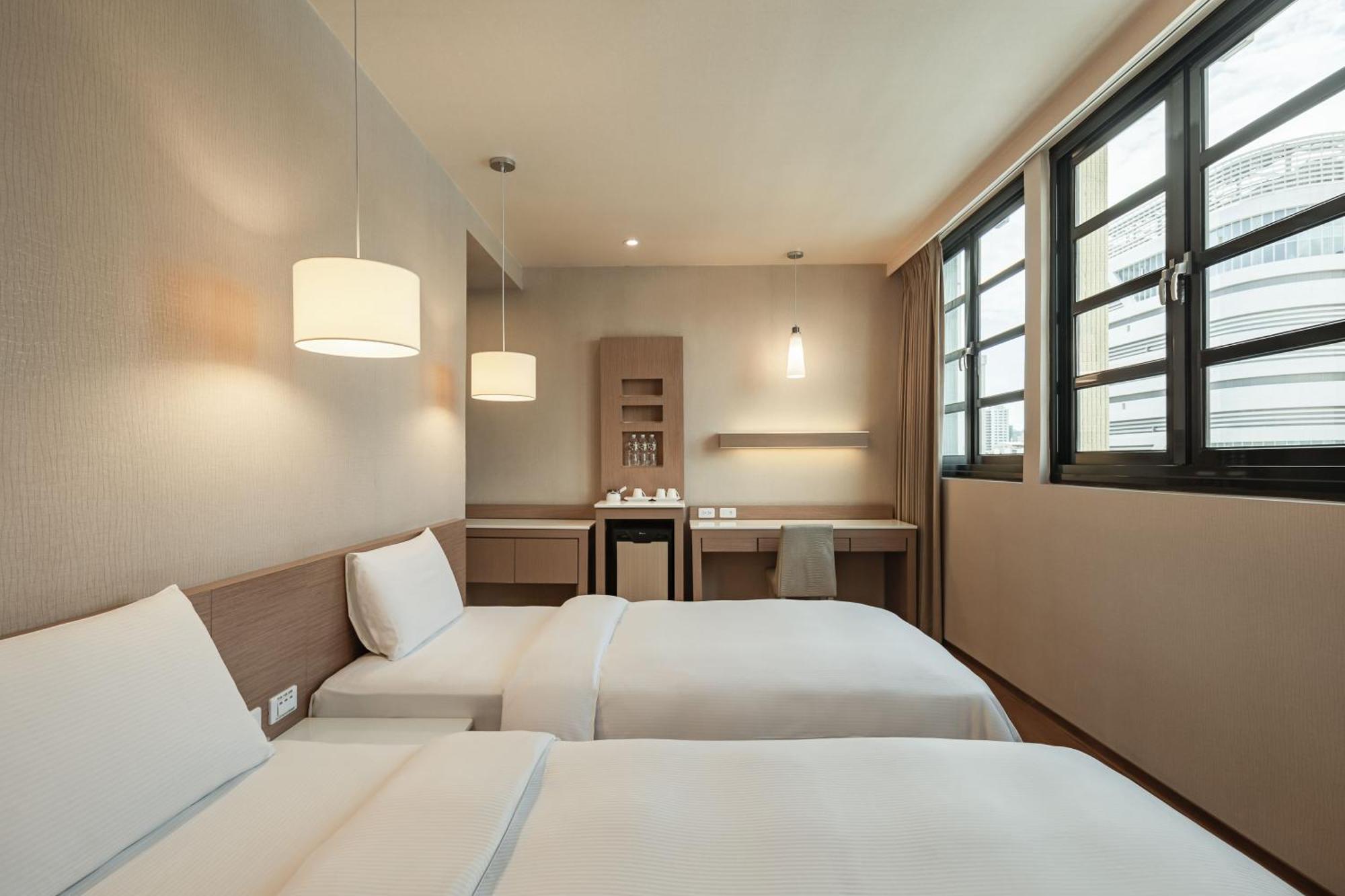 Kindness Hotel - Kaohsiung Main Station Room photo