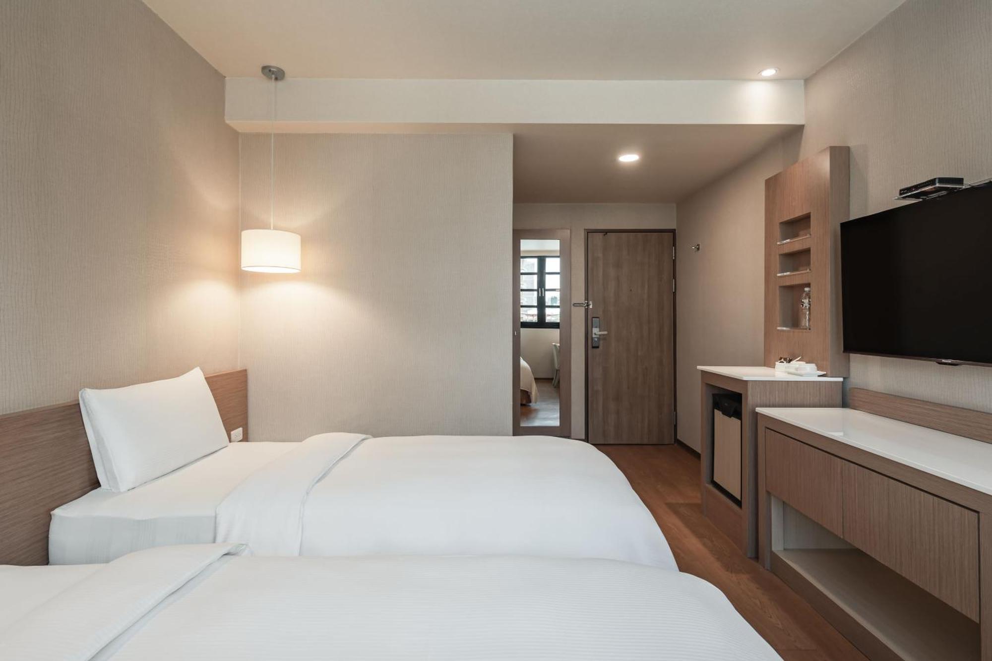 Kindness Hotel - Kaohsiung Main Station Room photo