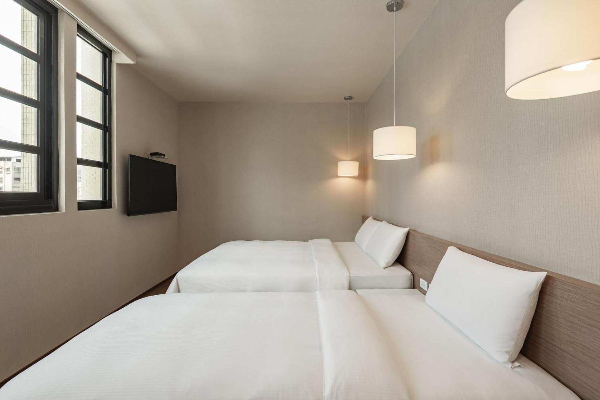 Kindness Hotel - Kaohsiung Main Station Room photo