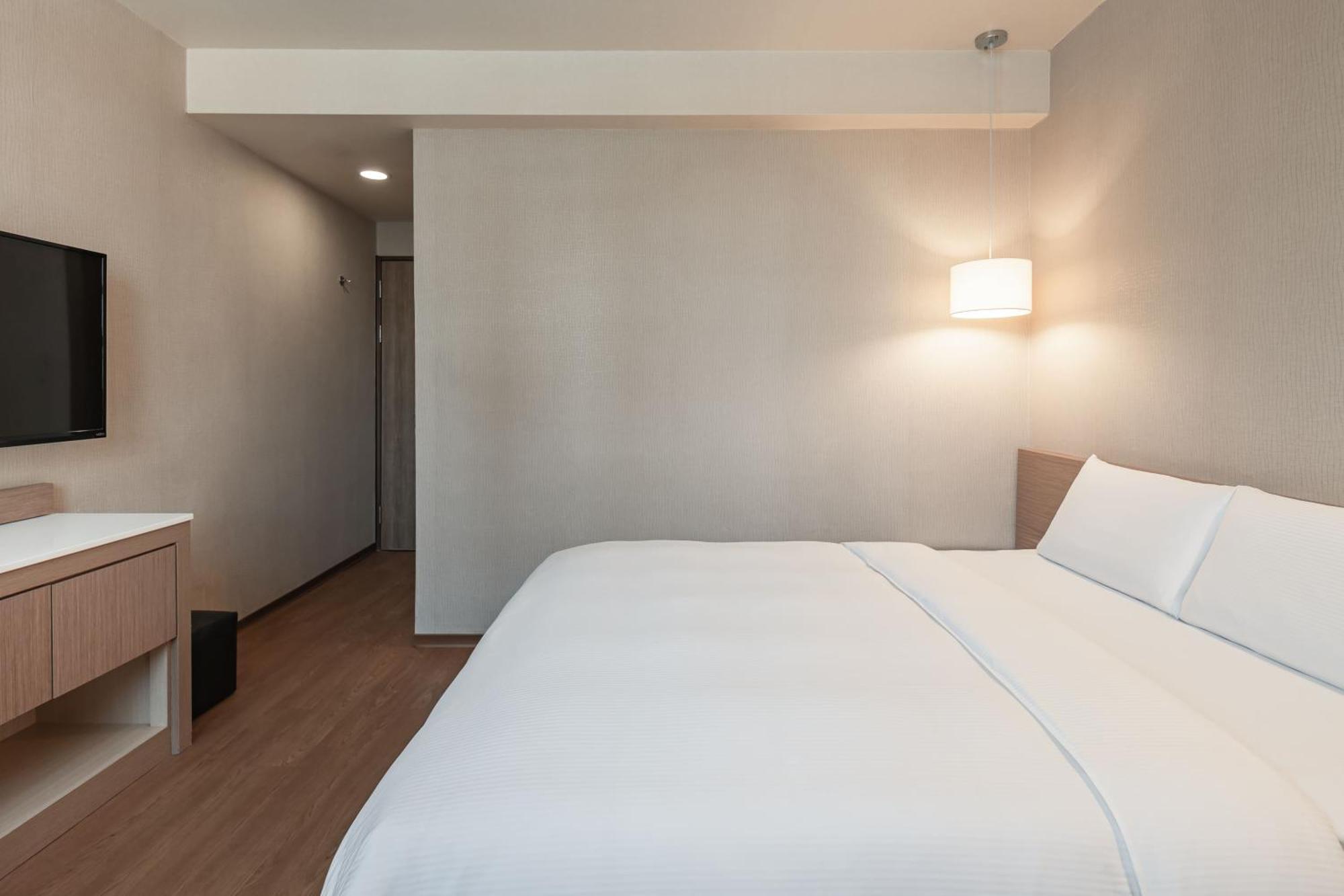 Kindness Hotel - Kaohsiung Main Station Room photo
