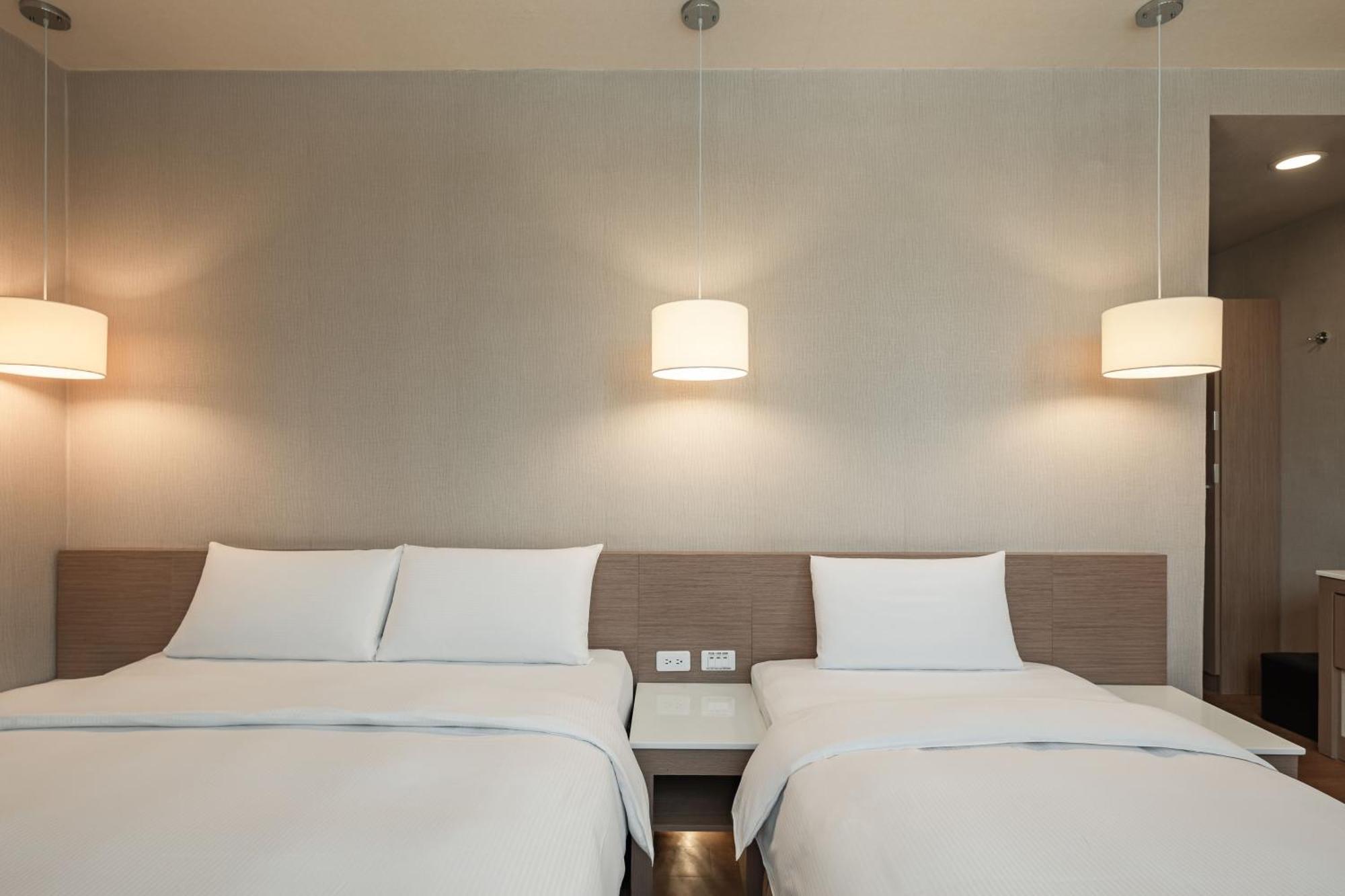 Kindness Hotel - Kaohsiung Main Station Room photo