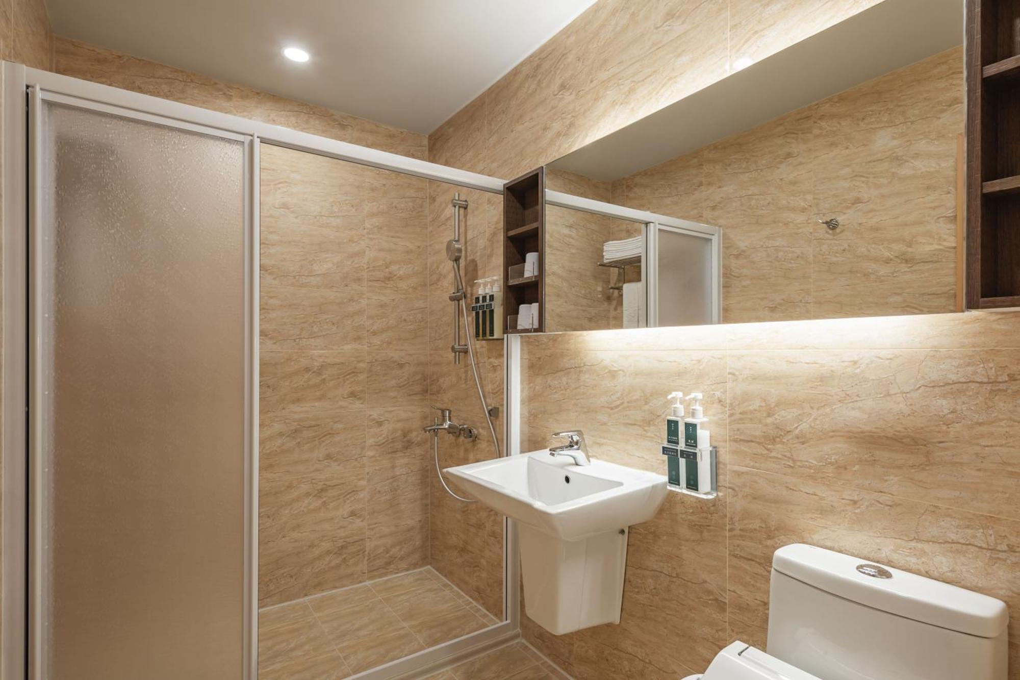 Kindness Hotel - Kaohsiung Main Station Room photo