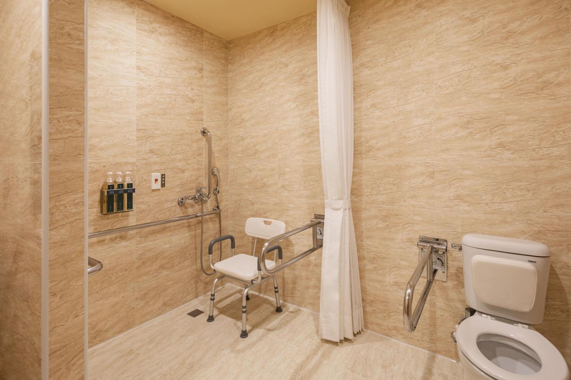 Kindness Hotel - Kaohsiung Main Station Room photo